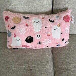 Nwt BOO millihome Halloween decor throw pillow